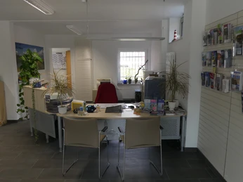 Informationstresen Tourist-Info Wischhafen