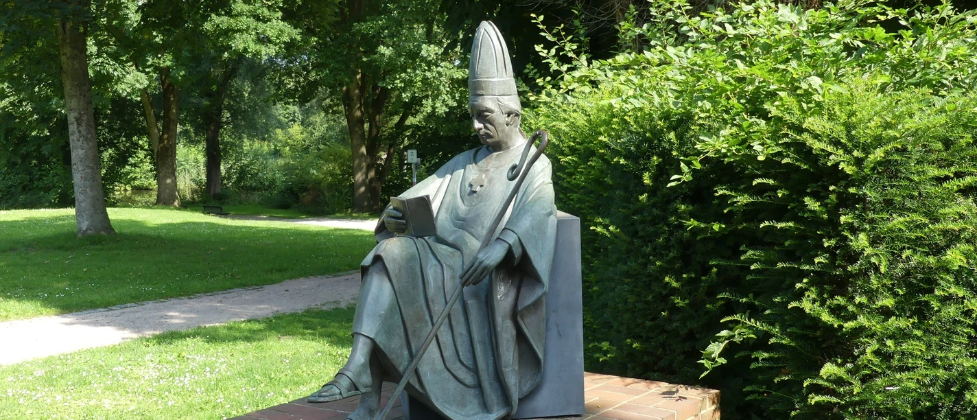 Mönch im Klosterpark Harsefeld