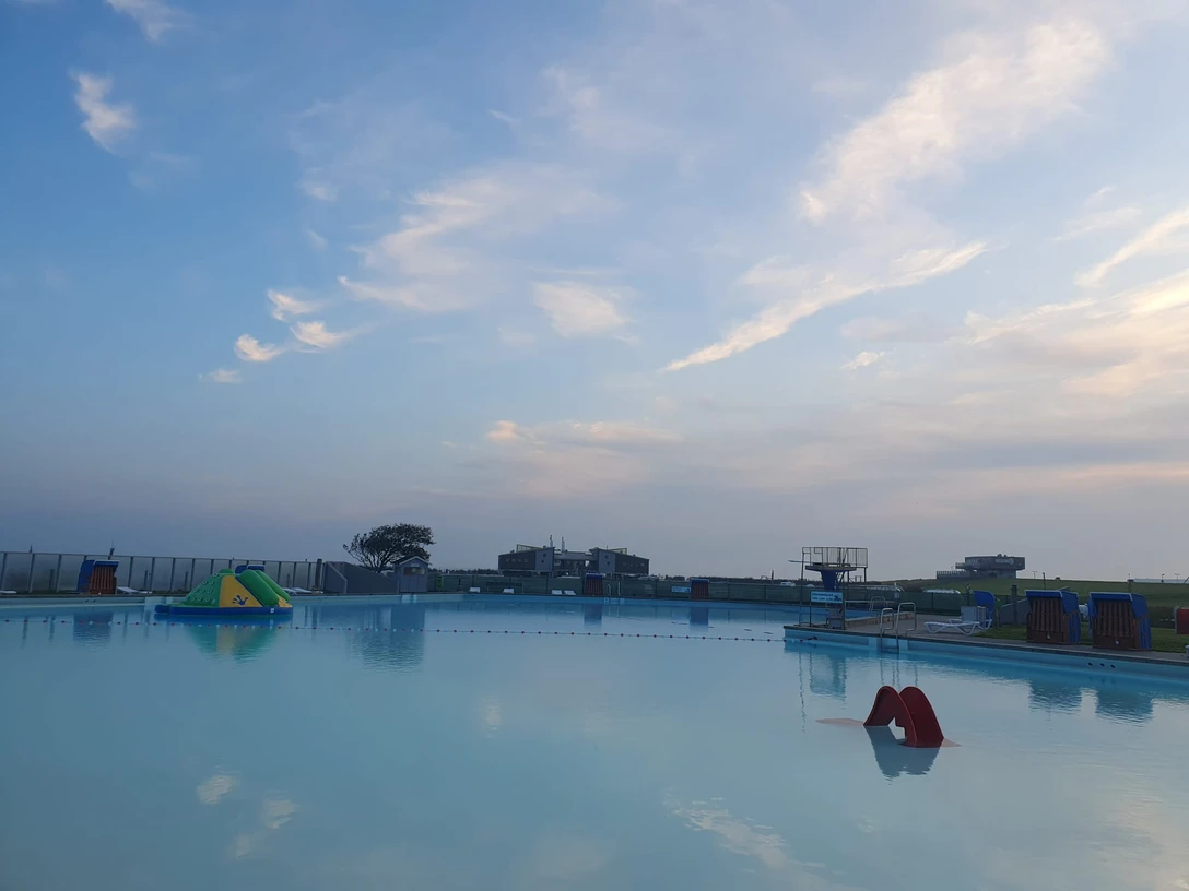 Meerwasser Freibad Dornumersiel Morgens