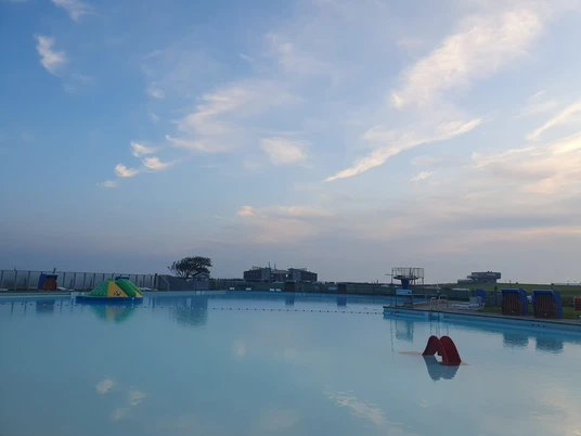 Meerwasser Freibad Dornumersiel Morgens