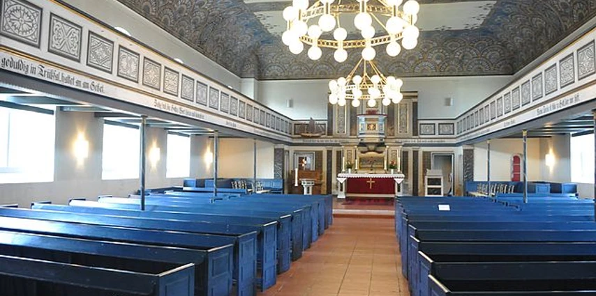 Innenansicht der Freiburger Kirche an der Elbe