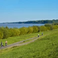 Radfahrer an der Elbe