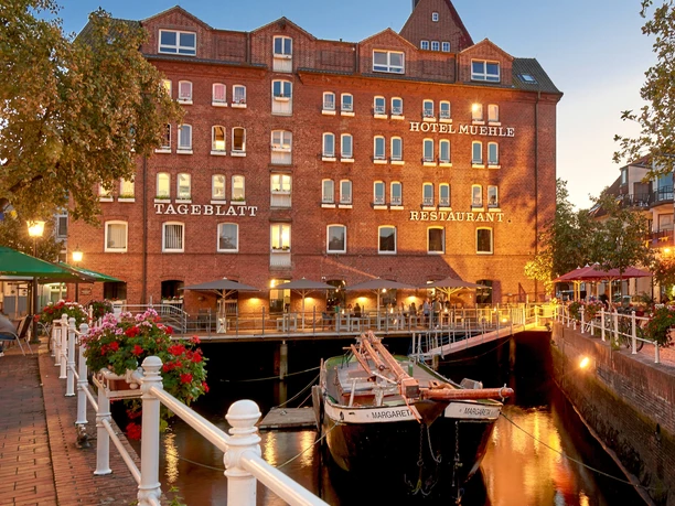 Buxtehuder Fleth in Abenddämmerung