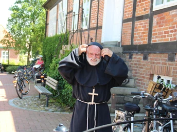 Begegnung mit einem (fast richtigen) Mönch in Harsefeld