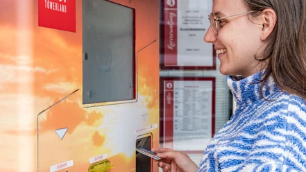Gästebeitragsautomat auf Juist.jpg Gästebeitragsautomat auf Juist