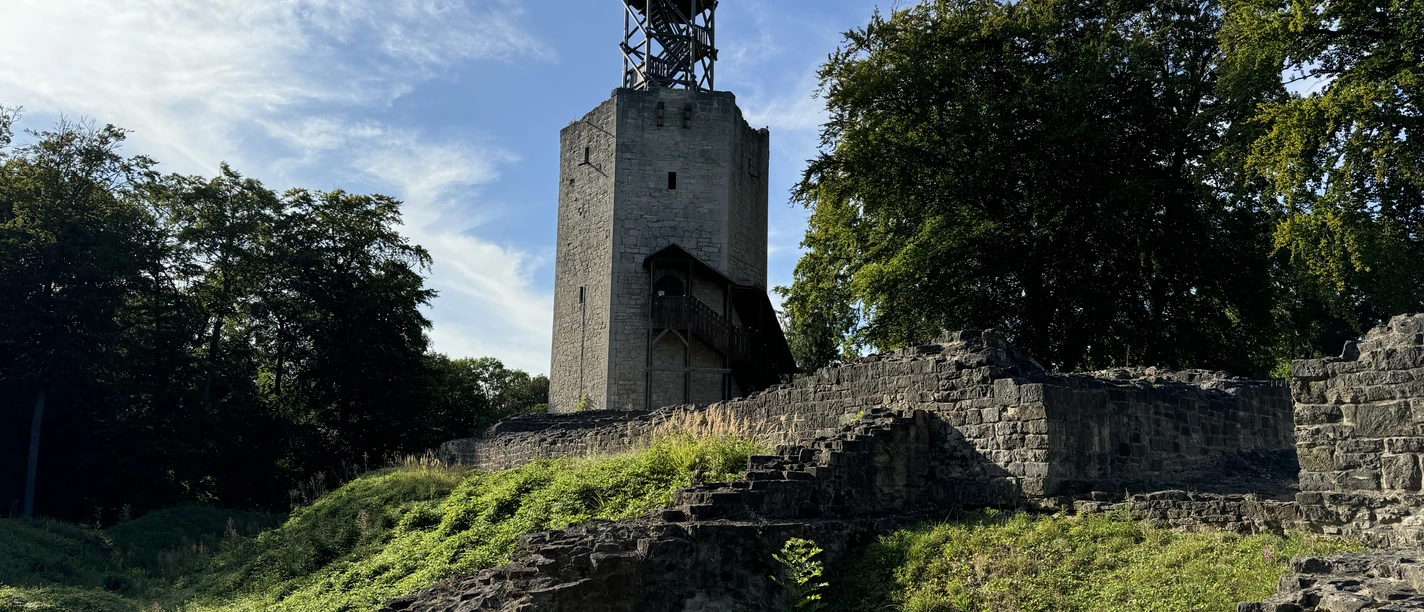 Burg Lichtenberg SZ.jpg Lichtenberg castle ruins