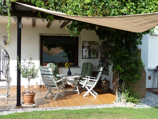 Freisitz hinterm Haus