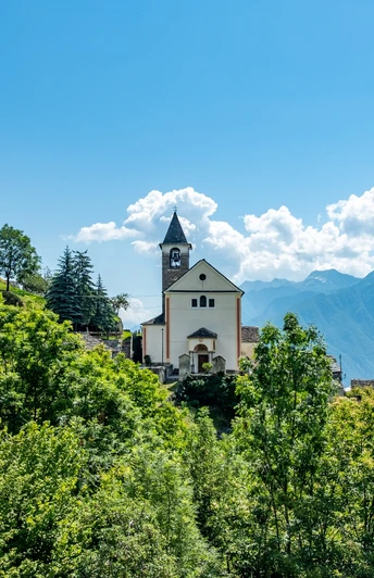Prächtige Kirche von Monteossolano