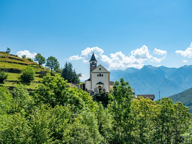 Prächtige Kirche von Monteossolano