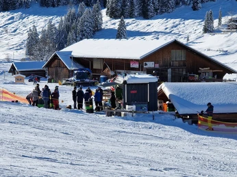 Grimmi Pit-Stop directly at the Egg ski lift