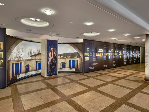 Passionstheater_Ausstellung_Foyer_04_@Oberammergau_Museum.jpg