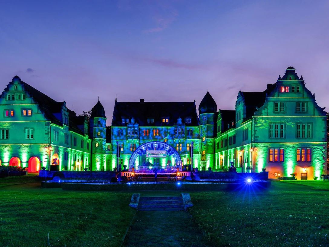 Kultursommer im Schloss Schwöbber Kultursommer im Schloss Schwöbber