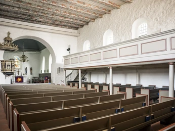 View into the Mauritius Church Hittfeld Blick in das Innere der Mauritiuskirche HittfeldView of the interior of the Mauritius Church in HittfeldVue de l'intérieur de l'église Mauritius de HittfeldGezicht op het interieur van de Mauritiuskerk in HittfeldUdsigt over det indre af Mauritius-kirken i Hittfeld