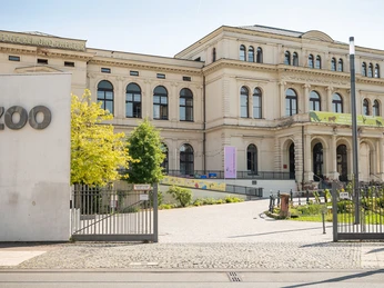 Frankfurt Zoo Eingangsbereich im Zoo FrankfurtEntrance area at Frankfurt Zoo