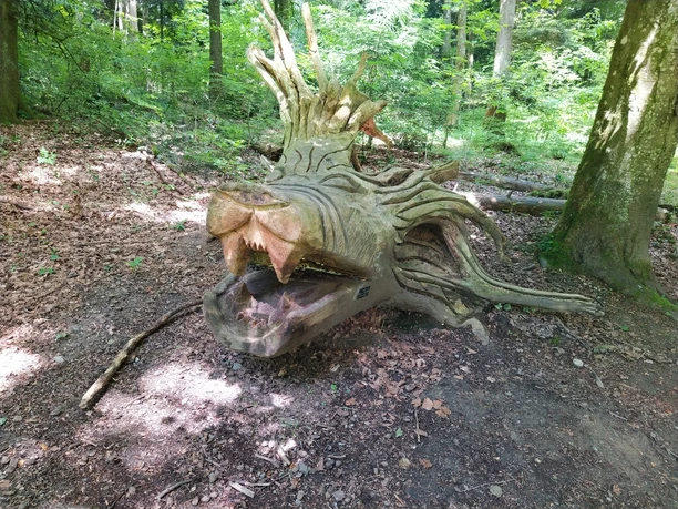 Holzskulptur Sagenhafter Stierenberg