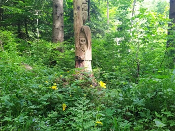 Holzskulptur Sagenhafter Stierenberg