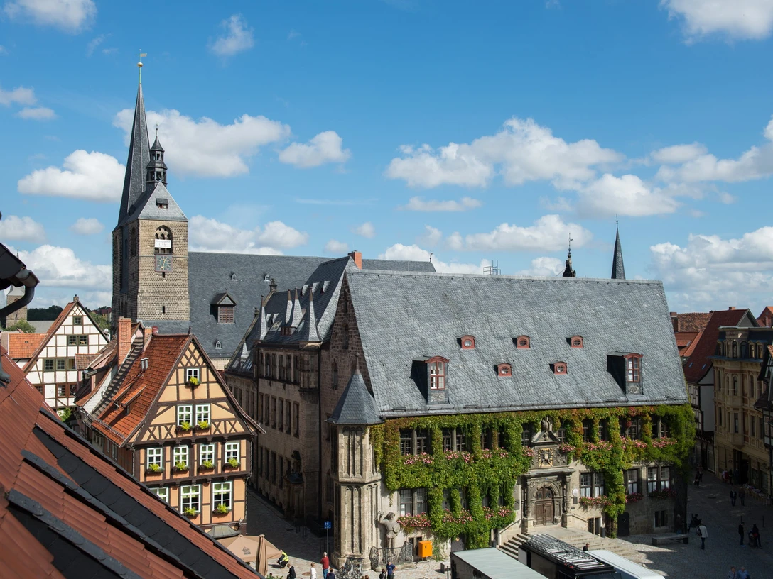 Blick auf den Marktplatz in Quedlinburg Blick auf den Marktplatz in Quedlinburg