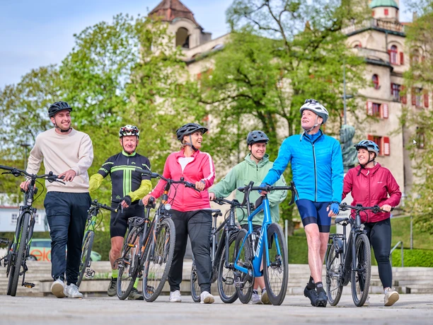 Radfahrer Gruppe Karlsplatz Sigmaringen