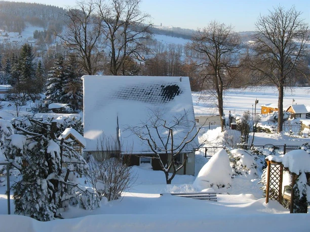 Verschneite Landschaft um das Ferienhaus