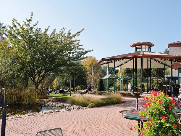 Klinik Berlin (159)_Bad Driburg.png Außenbereich der Klinik Berlin in Bad Driburg.