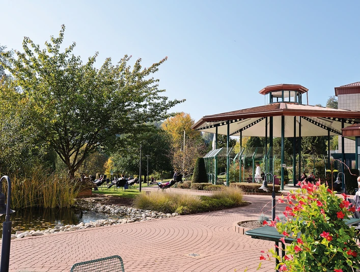 Klinik Berlin (159)_Bad Driburg.png Außenbereich der Klinik Berlin in Bad Driburg.