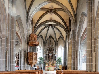 Leuk: Stefanskirche mit Beinhaus