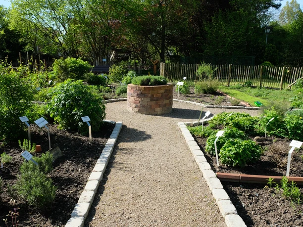 Der Heilkräutergarten am Heimathaus Sittensen Heilkräutergarten am Heimathaus Sittensen