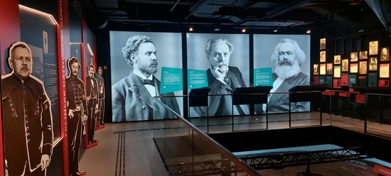 KohleWelt Ausstellung Ausstellung mit historischen Porträts und Informationstafeln zu bedeutenden Persönlichkeiten.