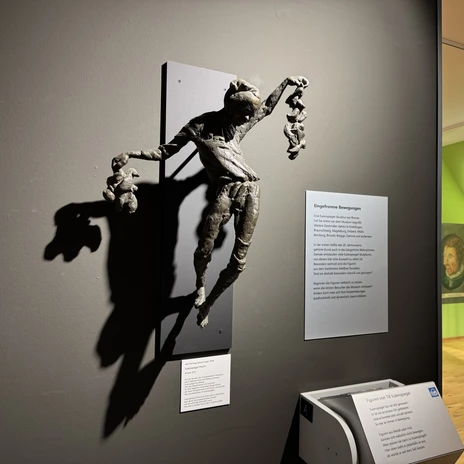 Der Seiltänzer: Model der Plastik im Museum