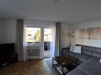 Wohnzimmer mit tollem Ausblick auf 2 Seiten