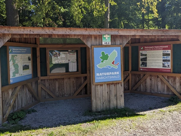 Infohütte am Wanderparkplatz Gestecke