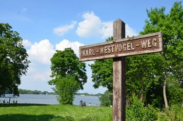 Karl-Nestvogel-Weg als Rundgang um den Salzgittersee