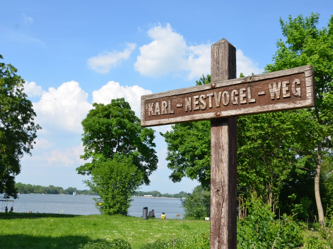 Karl-Nestvogel-Weg als Rundgang um den Salzgittersee
