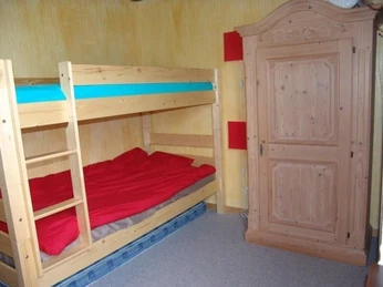 Schlafzimmer mit Kajütenbett