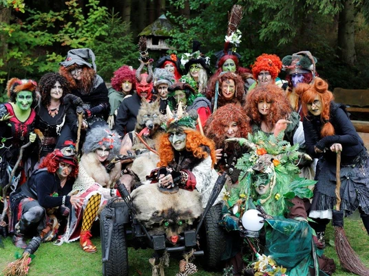 Gruppenbild der Wolfshäger Hexenbrut Gruppenbild der Wolfshäger Hexenbrut