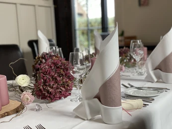 IMG_8820.jpeg Festlich gedeckter Tisch