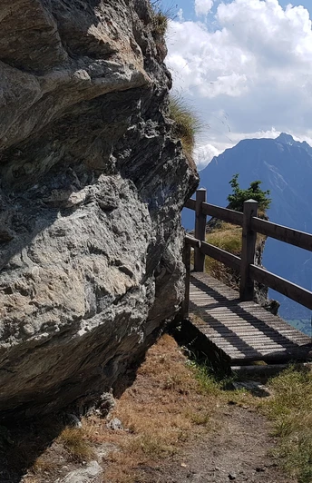 Wanderung von der Riederalp über die Knebelbrücke nach Blatten