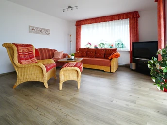 Großzügiges Wohnzimmer im Haus im Westring Großzügiges Wohnzimmer im Haus im Westring