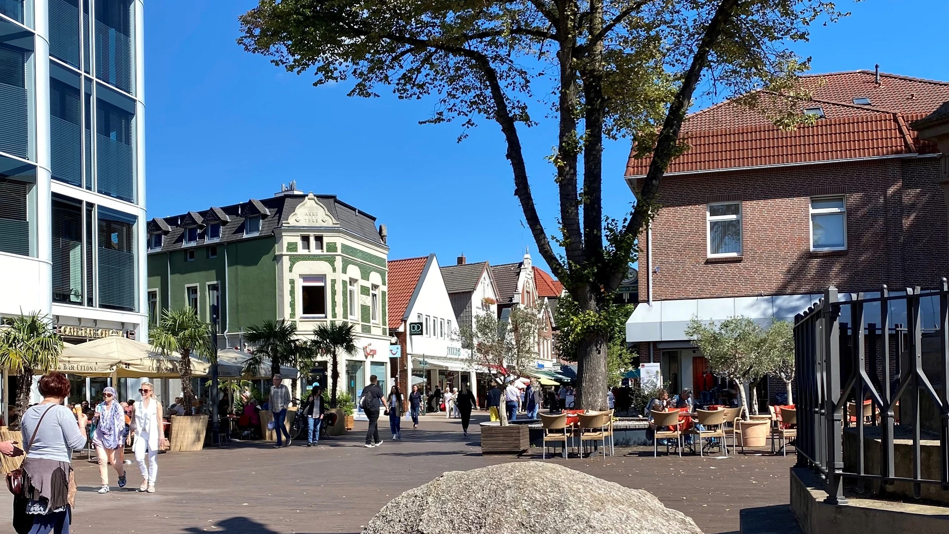 Das Bild zeigt die Fußgängerzone in der Mühlenstraße Stadt Leer