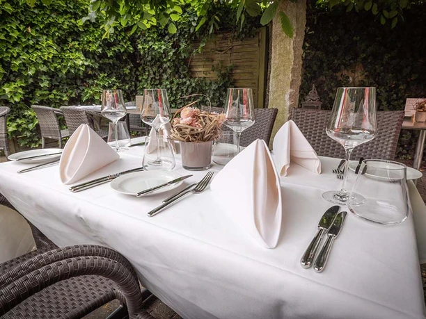 Restaurant_10 (1).jpg