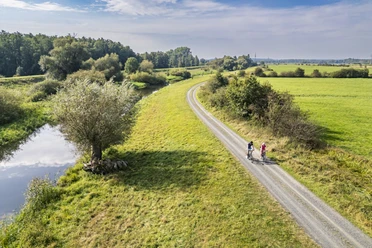 Seeve-Radweg in der unteren Seeveniederung Seeve-Radweg in der unteren Seeveniederung