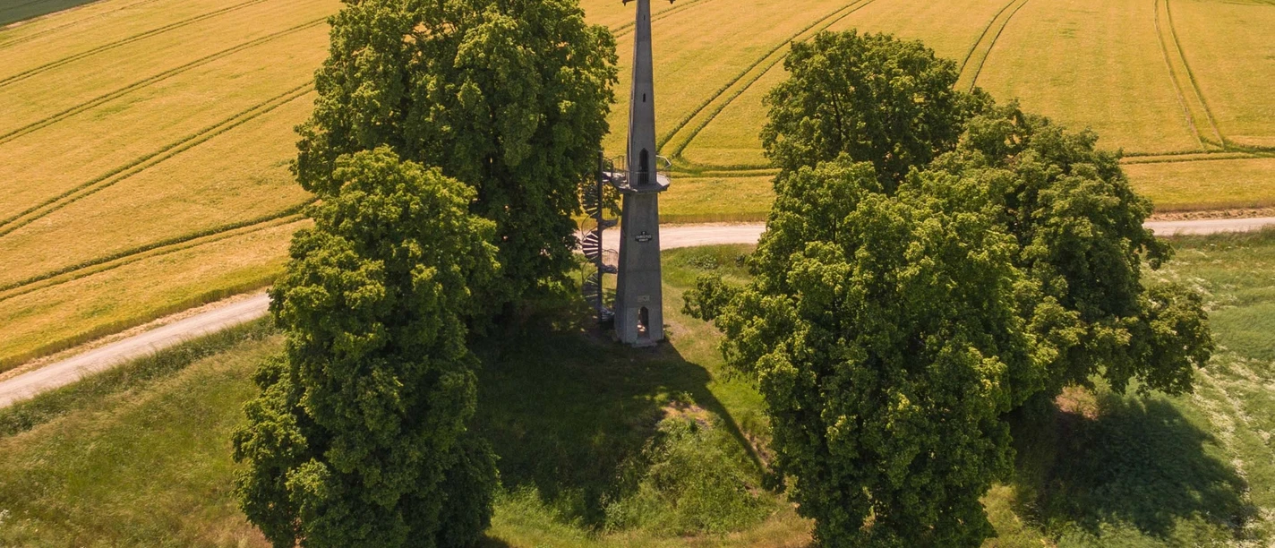 Euzenberg mit Christus König Turm