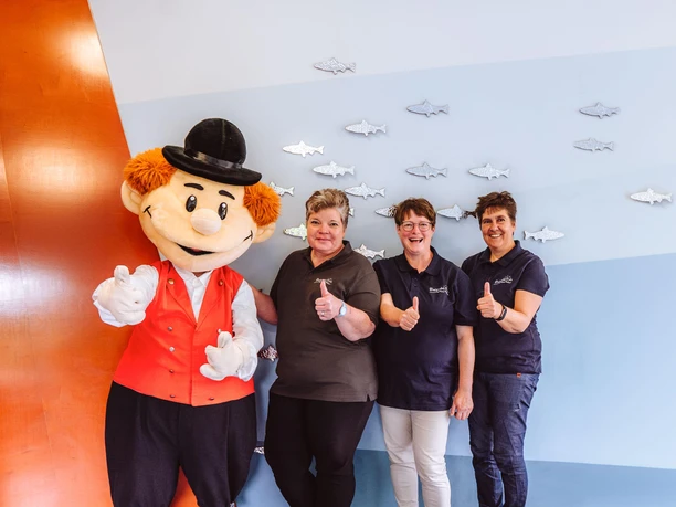 Murgel und das Team von Murgels Spielhaus