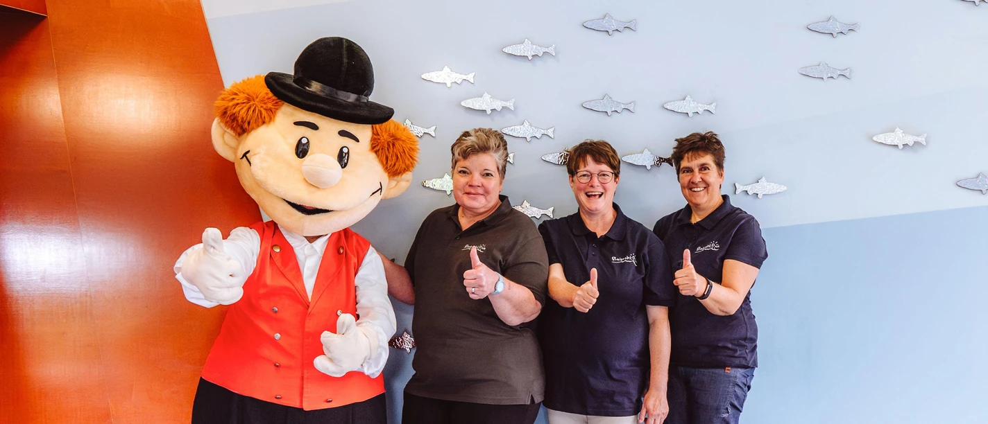 Murgel und das Team von Murgels Spielhaus