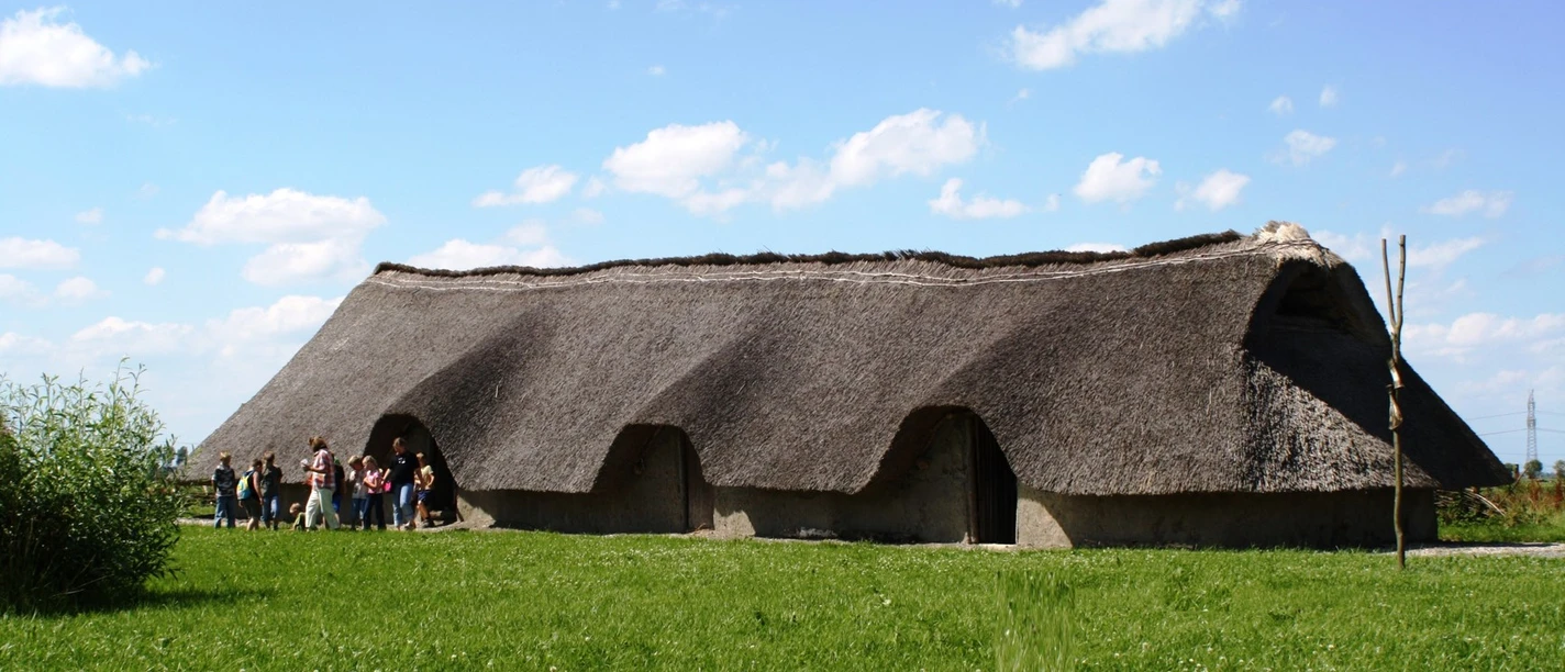 Bronzezeithaus.jpg