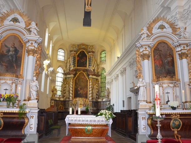 Altarraum katholische (ehemalige Kloster-)Kirche St. Abdon und Sennen in Salzgitter-Ringelheim