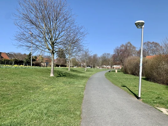 Skulpturenweg Salzgitter-Gebhardshagen Richtung Kreisel