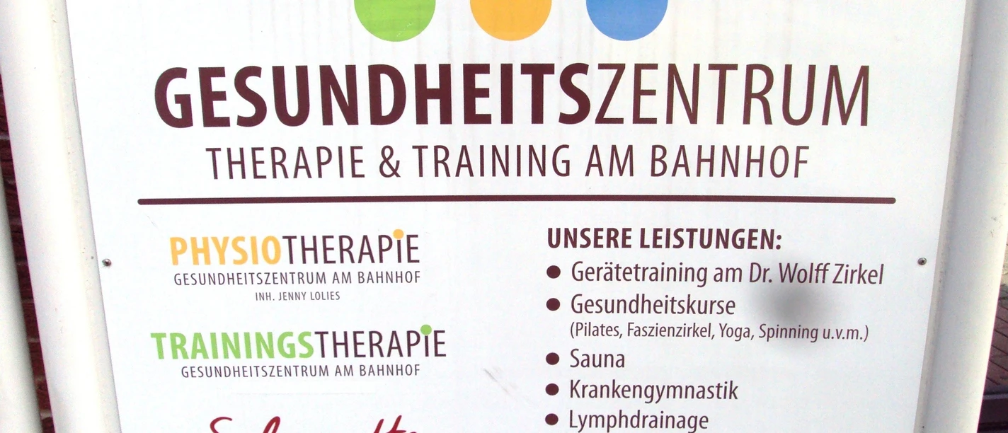 Eingangsschild Gesundheitszentrum am Bahnhof Lebenstedt mit Salzgrotte