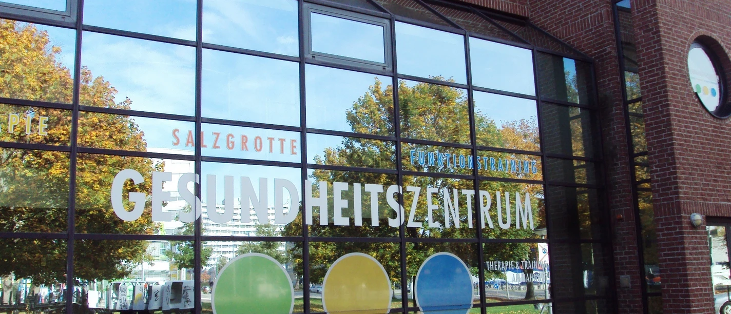 Hausansicht Gesundheitszentrum am Bahnhof Lebenstedt mit Salzgrotte