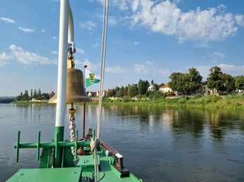 Schifffahrt entlang der Weinstraße
